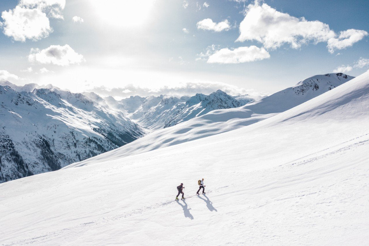 Two tourskiers in the mountains - Tourski Collection - Contour Stijgvellen -- Mountain Lab - Tweedehands ski's